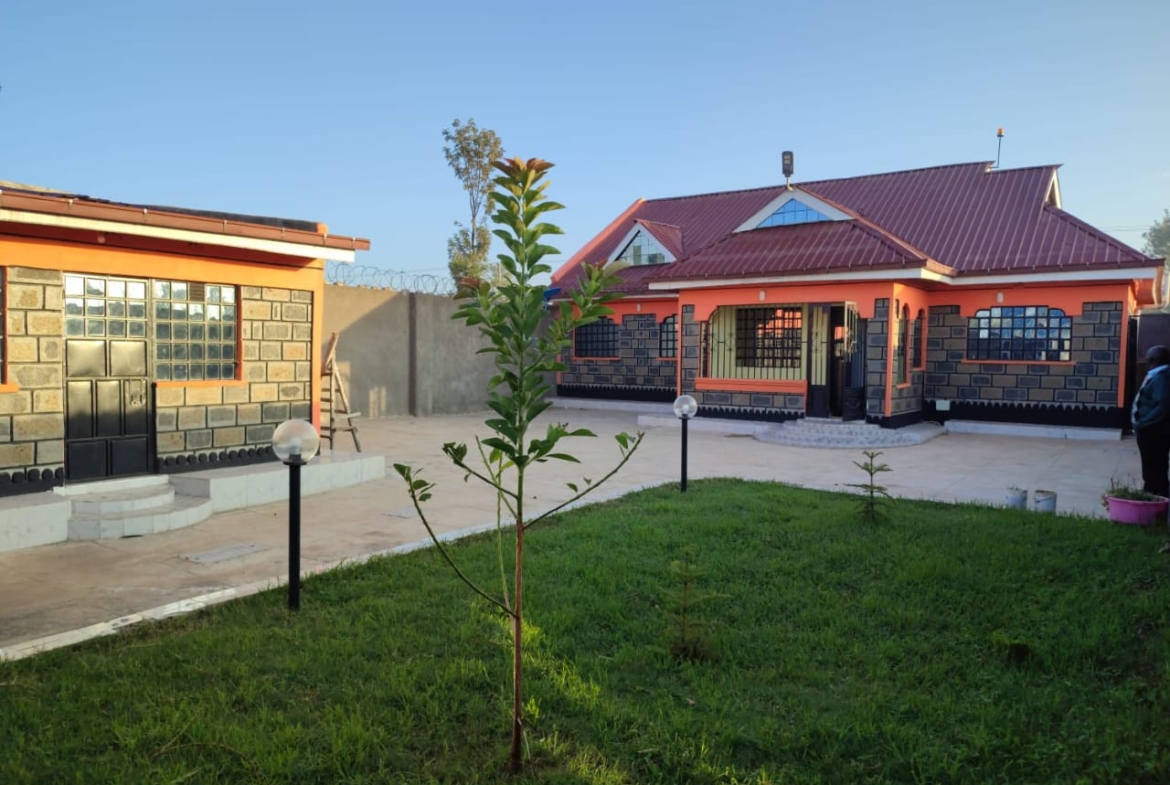 MODERN 3BEDROOM LANET